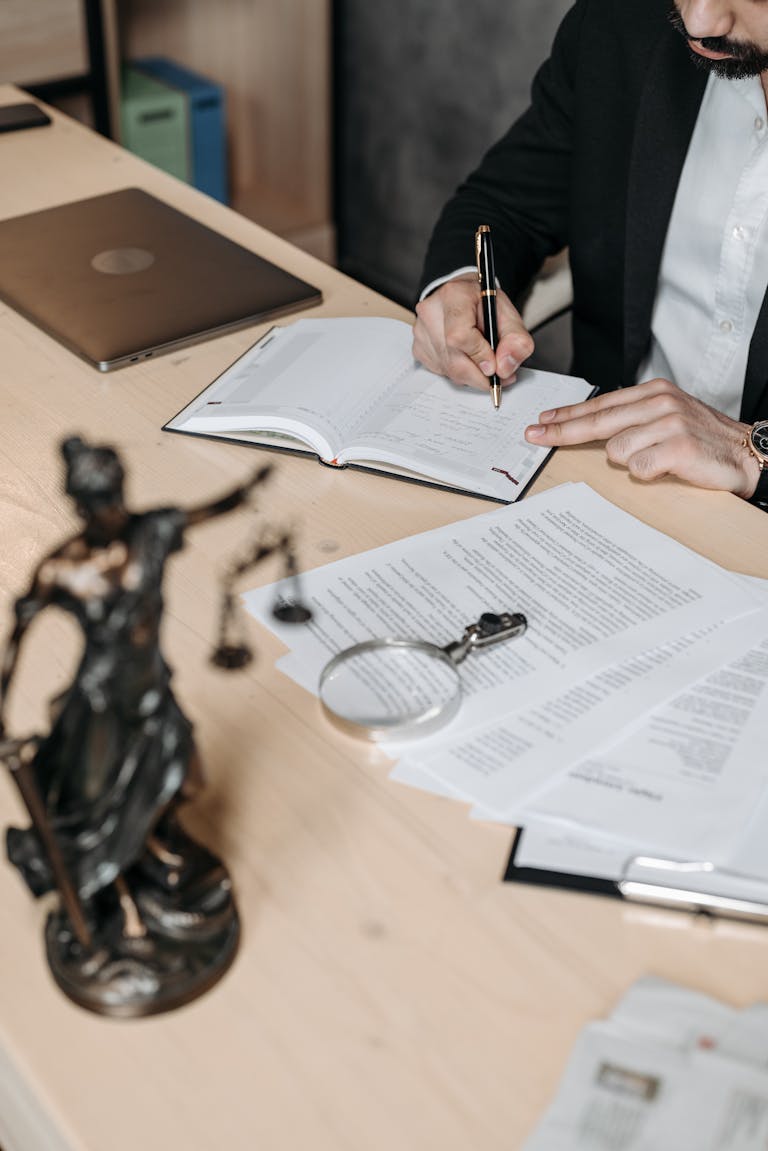 Illustration of disciplinary code and 231 organizational model compliance in employment law